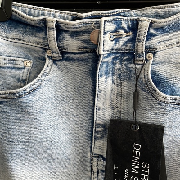 DECJUBA size 6 NEW denim skirt. Has stretch. - Picture 7 of 8